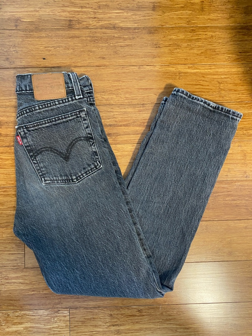 Levi's Women's Straight Leg Jeans in Washed Black